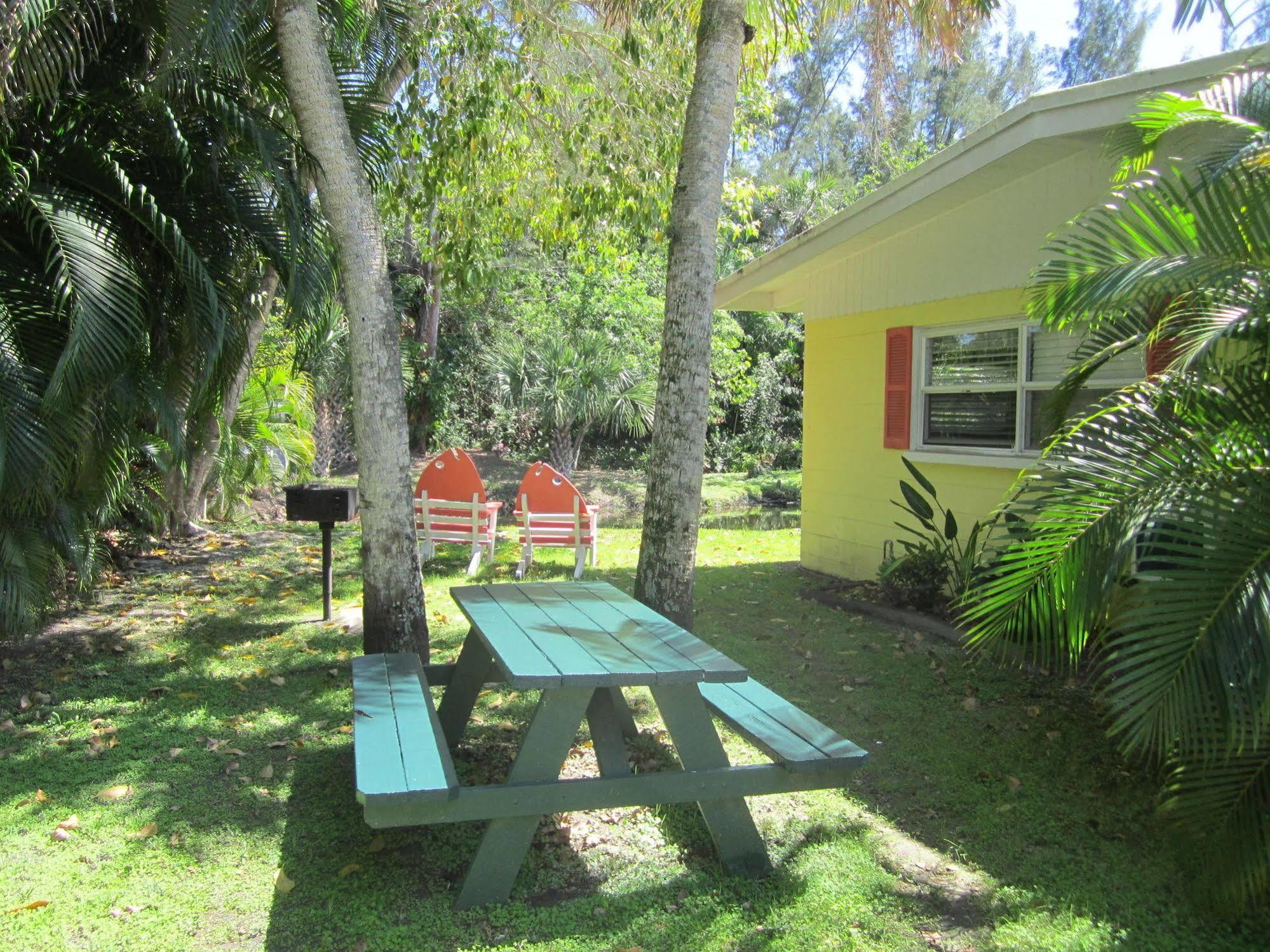 Anchor Inn And Cottages Sanibel Bagian luar foto